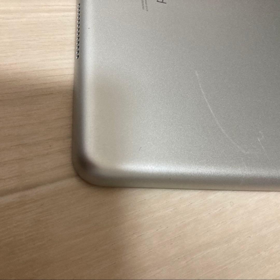 iPad 第8世代 セルラーモデル 32GB シルバー
