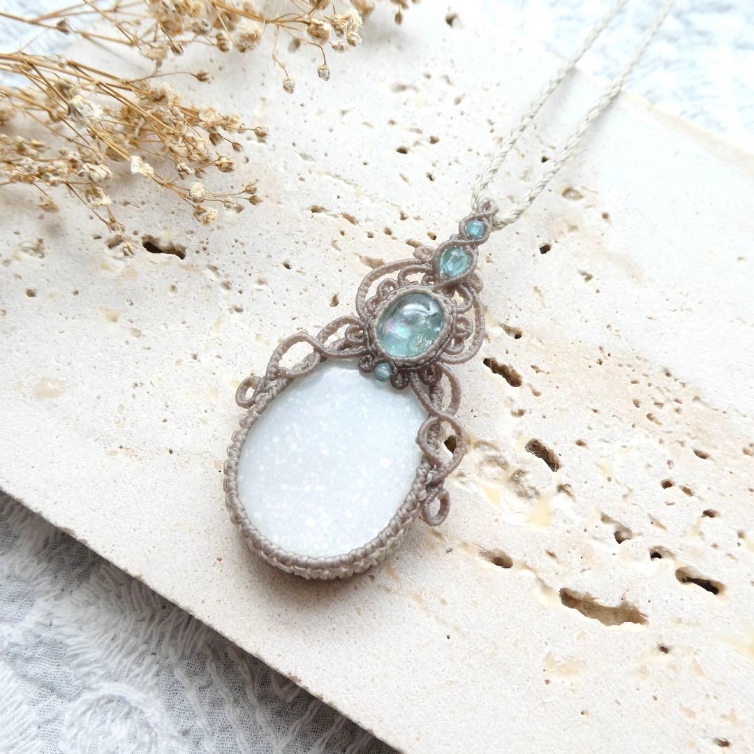 アクアカイヤナイト・ホワイトムーンストーンのマクラメネックレス