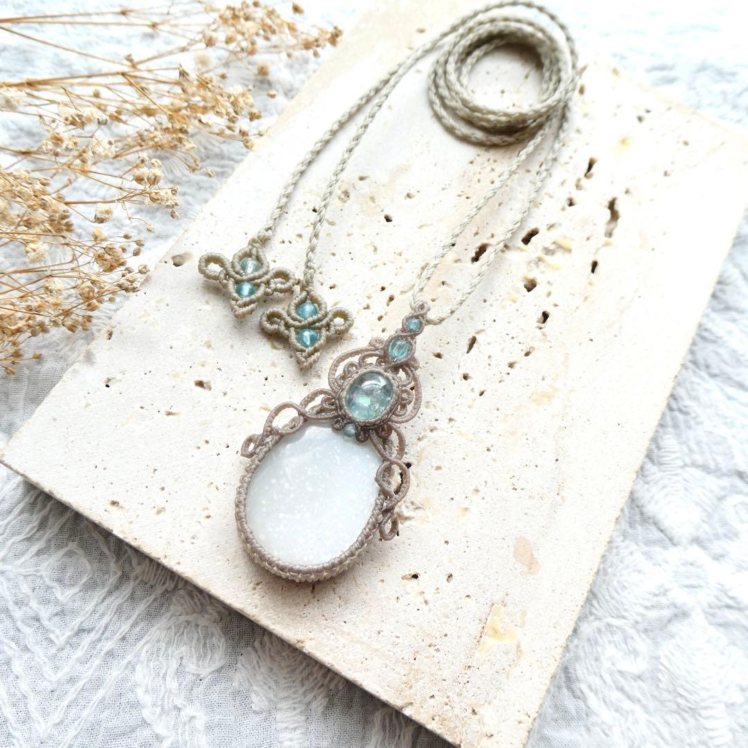 アクアカイヤナイト・ホワイトムーンストーンのマクラメネックレス