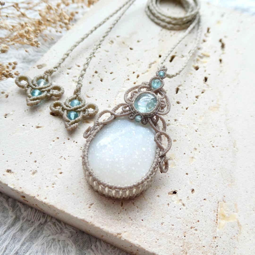 アクアカイヤナイト・ホワイトムーンストーンのマクラメネックレス