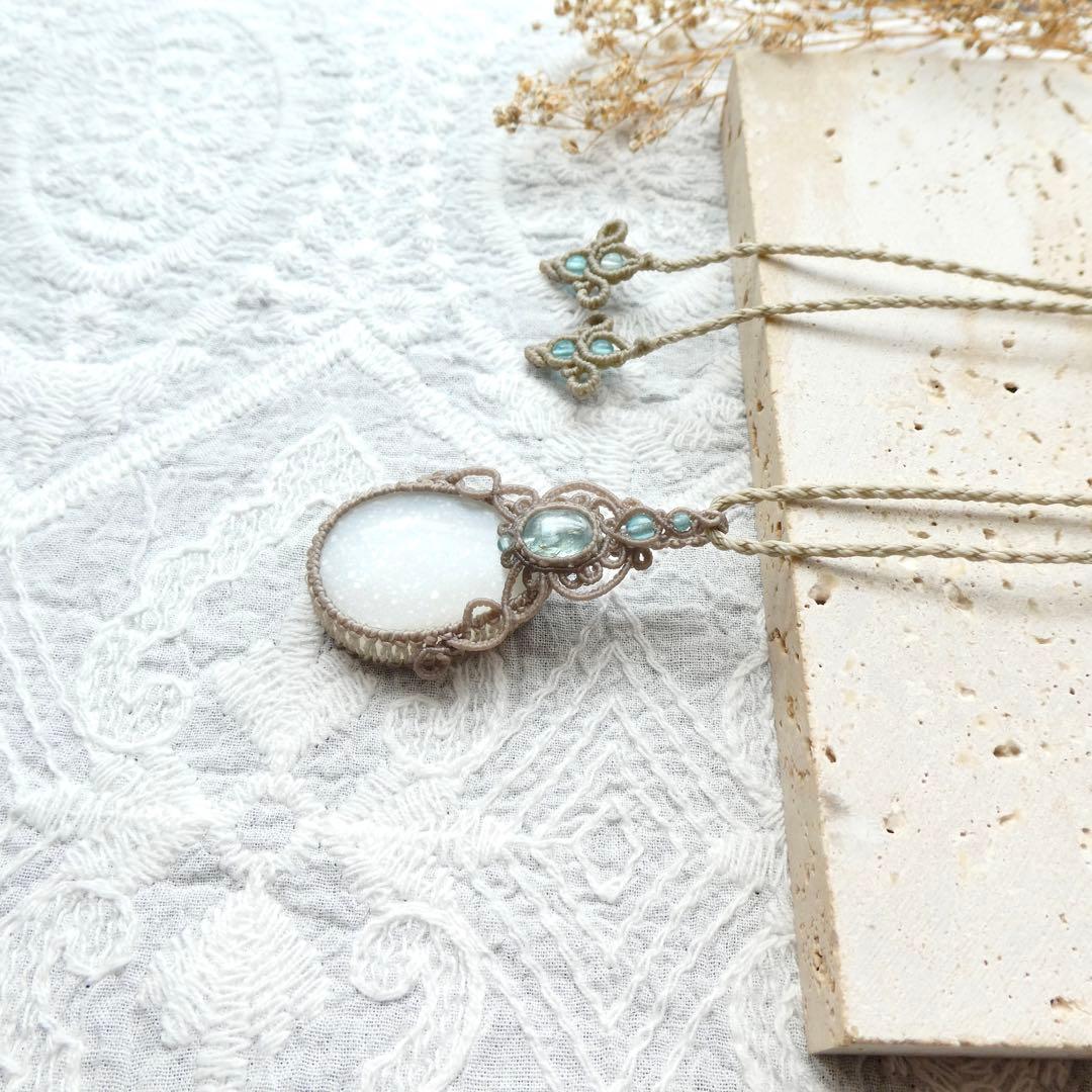 アクアカイヤナイト・ホワイトムーンストーンのマクラメネックレス