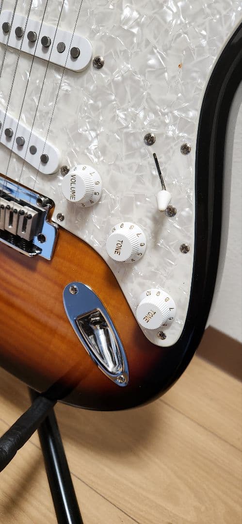 【美品】Squier Deluxe Stratocaster