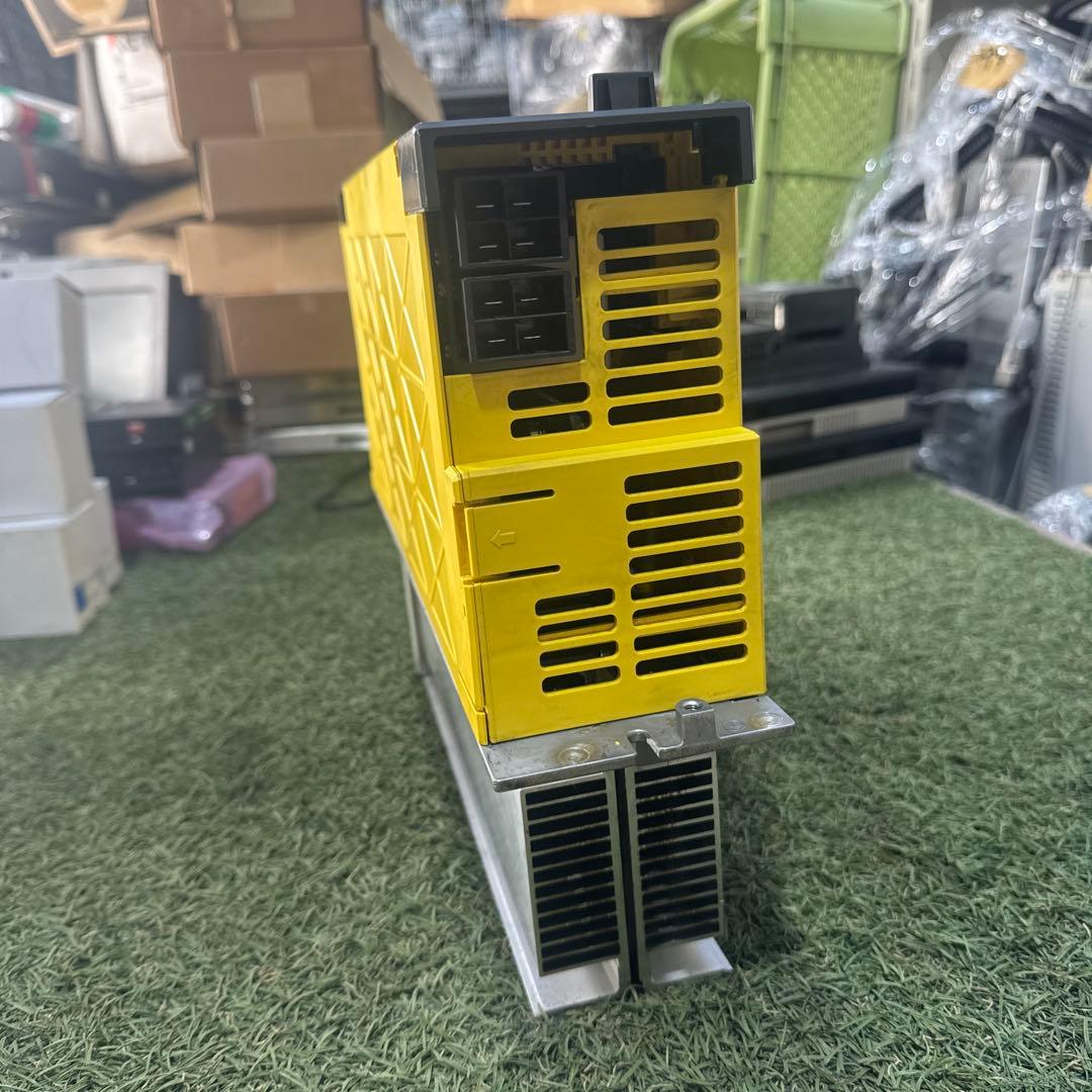 電源ユニット FANUC SERVO AMPLIFIER A06B-6114-H211