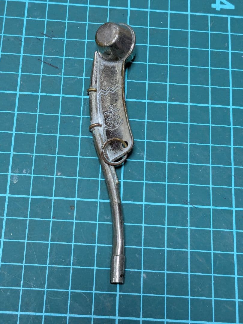 日本海軍のホイッスルです