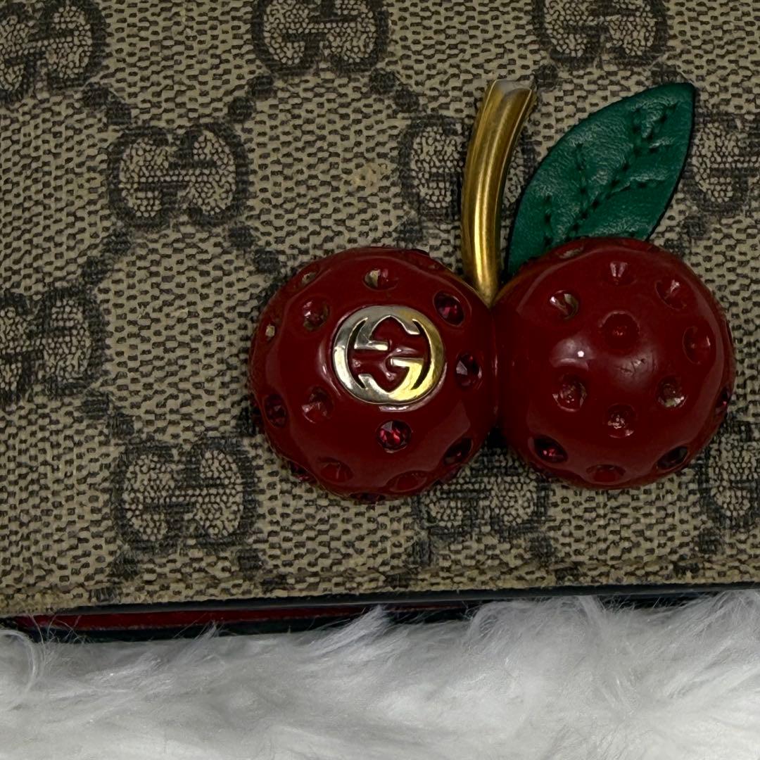 GUCCI チェリー GGスプリーム 二つ折り財布 レッド コンパクトウォレット