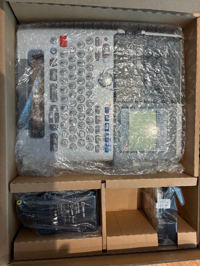 TEPRA PRO SR530 ラベルライター　テープ付き