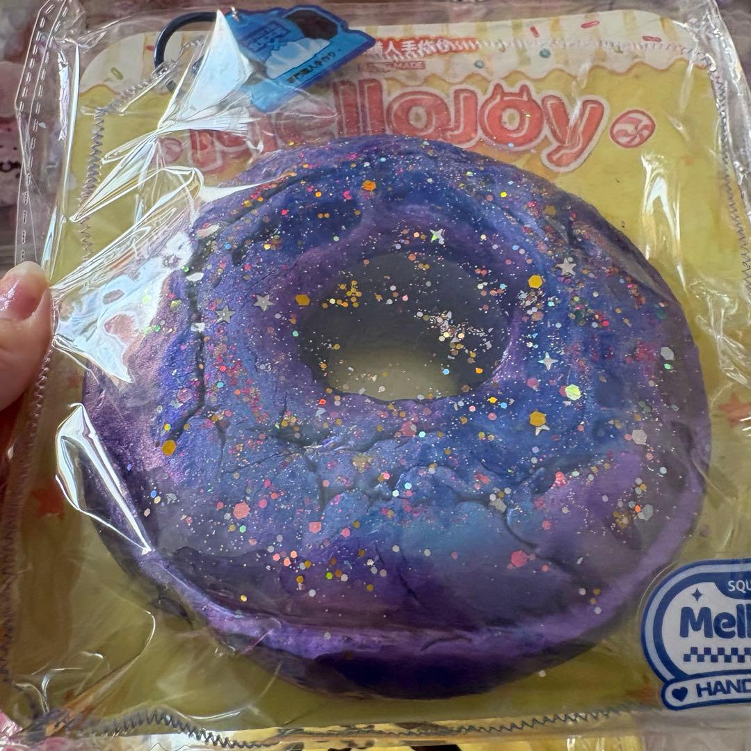 mellojoy メロジョイ ドーナツ スクイーズ メロジョイのピンクの箱で発送