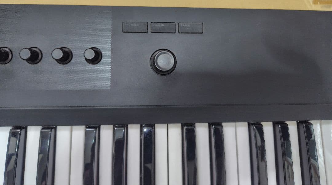 MIDIキーボード コンプリートコントロールA49 ケース付き