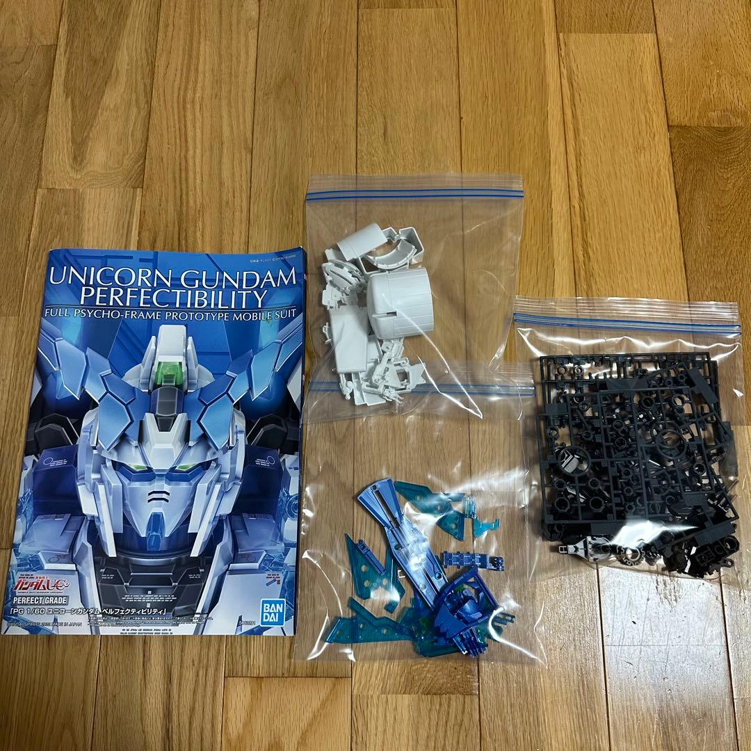 PG 1/60ユニコーンガンダムぺルフェクティビリティ完成品(LEDユニット有)
