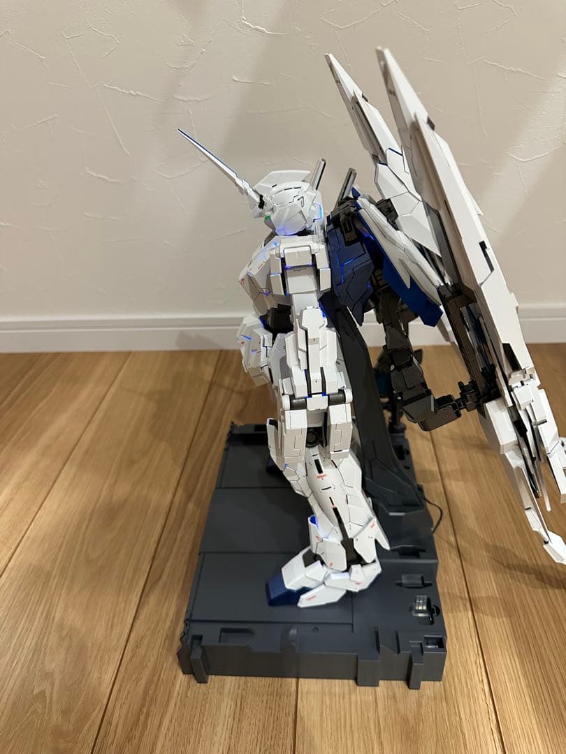 PG 1/60ユニコーンガンダムぺルフェクティビリティ完成品(LEDユニット有)