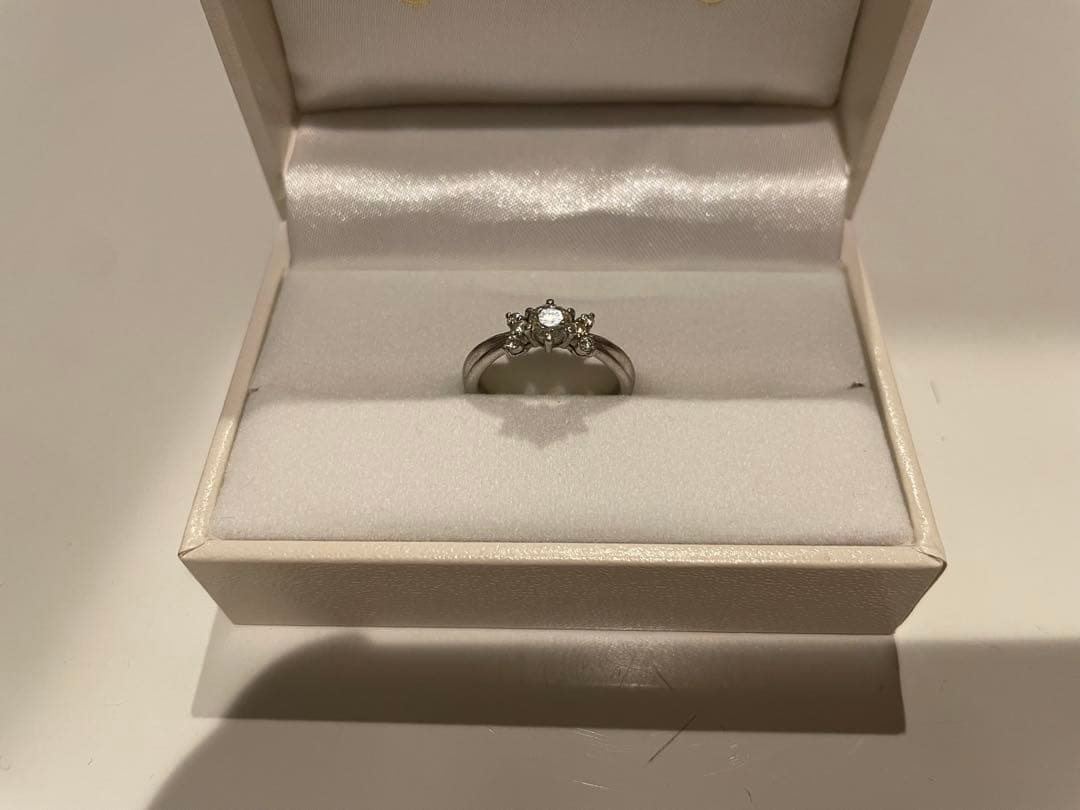 YAYOI ダイヤリング 0.32ct Pt900 プラチナ 高級感あるデザイン