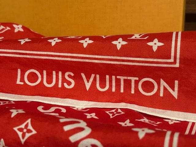♪送料無料★Louis Vuitton x Supreme★バンダナ★正規品♪
