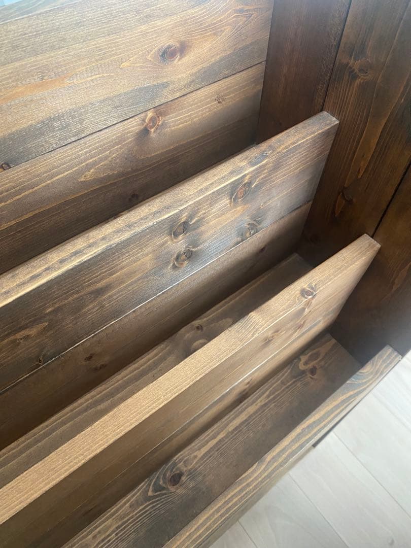 【送料込】無垢材の絵本棚　ハンドメイド作家作品