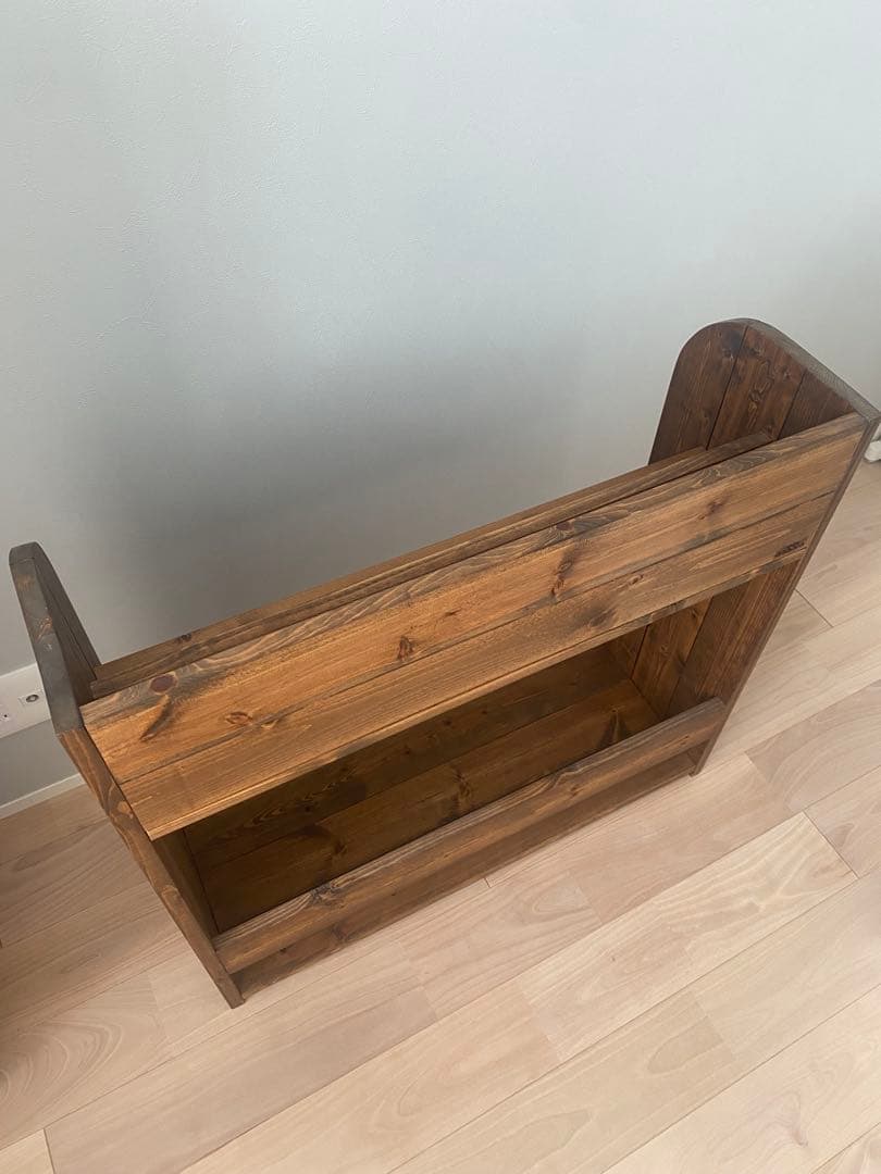 【送料込】無垢材の絵本棚　ハンドメイド作家作品