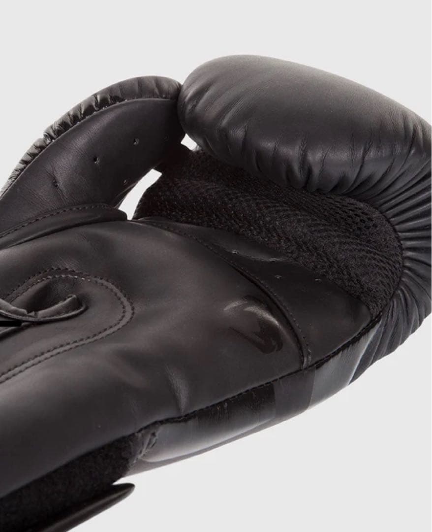 Venum エリート　ボクシンググローブ　キックボクシング　ヴェヌム