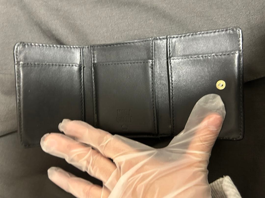 マリークワント　エンボスデイジーパール ミニウォレット　ブラック