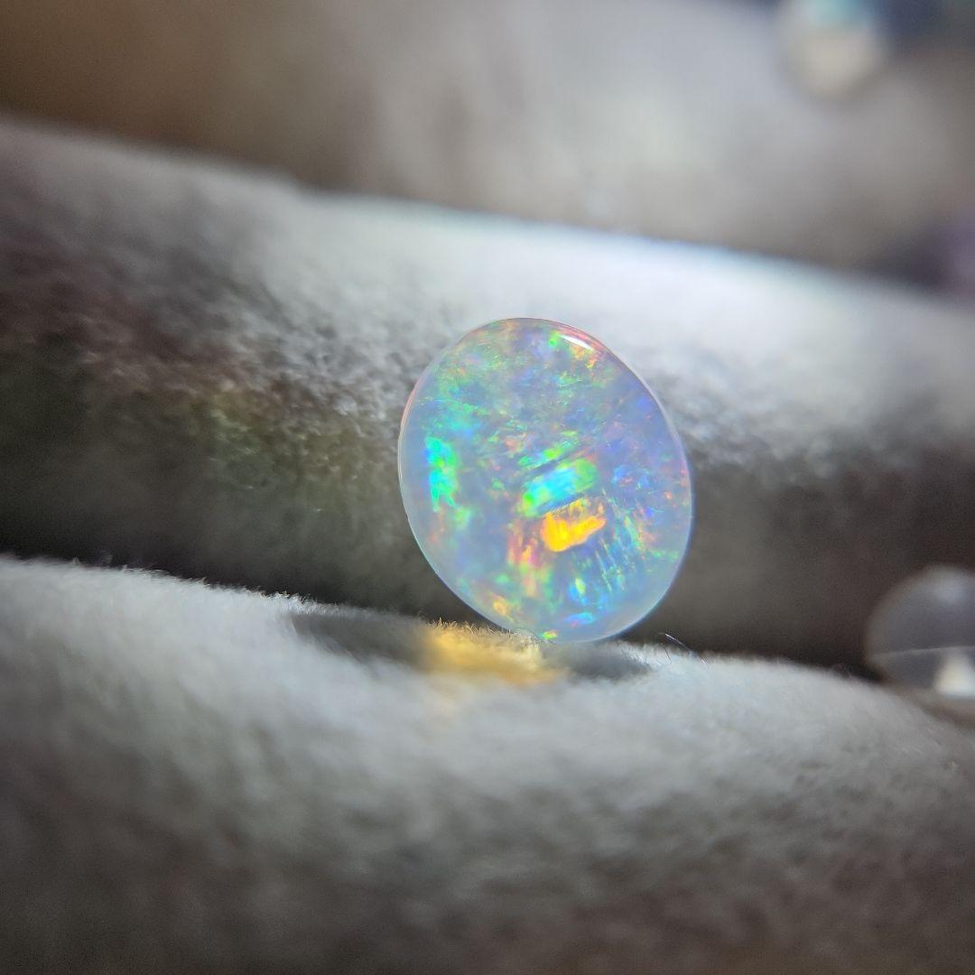 シャボン玉天然オパール 1.676ct