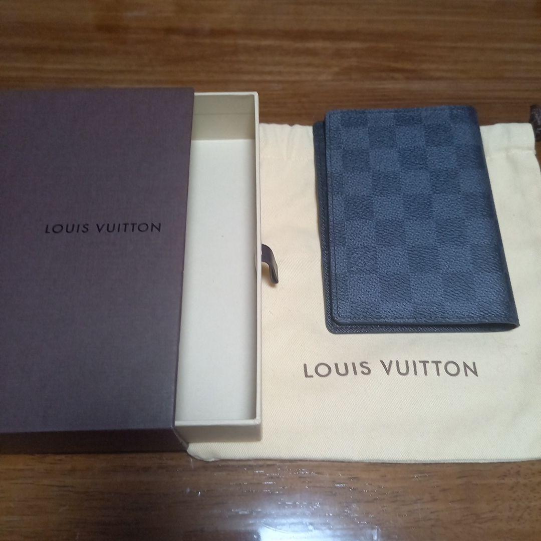 パスポートケース　Louis Vuitton