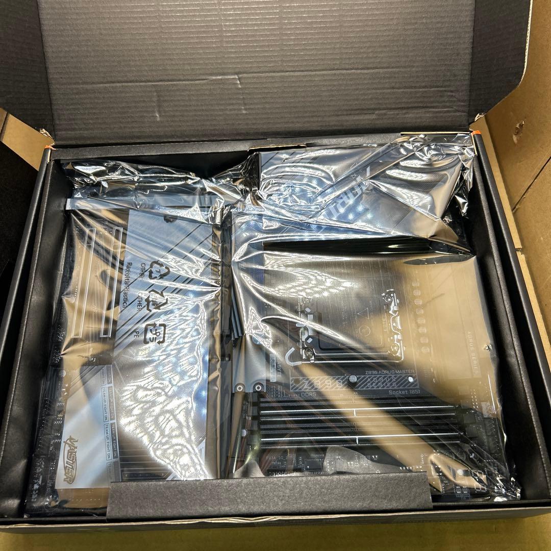 GIGABYTE Z890 AORUS MASTER マザーボード