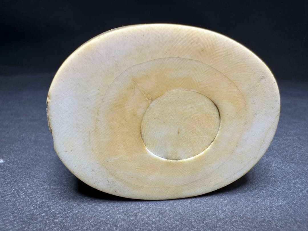 極上　天然素材　アンティーク　筆筒　置物　骨董　飾り物　古美術品　 細密細工彫刻