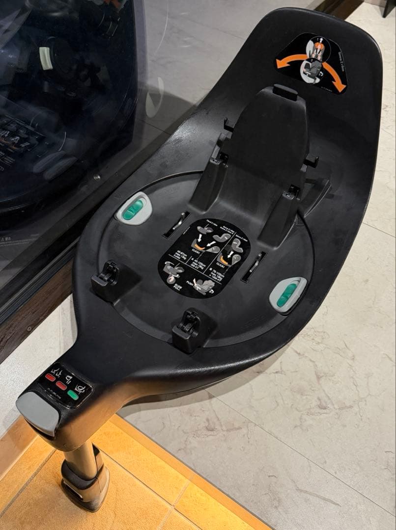 Cybex 赤いドット　チャイルドシート　クラウドZ i-size