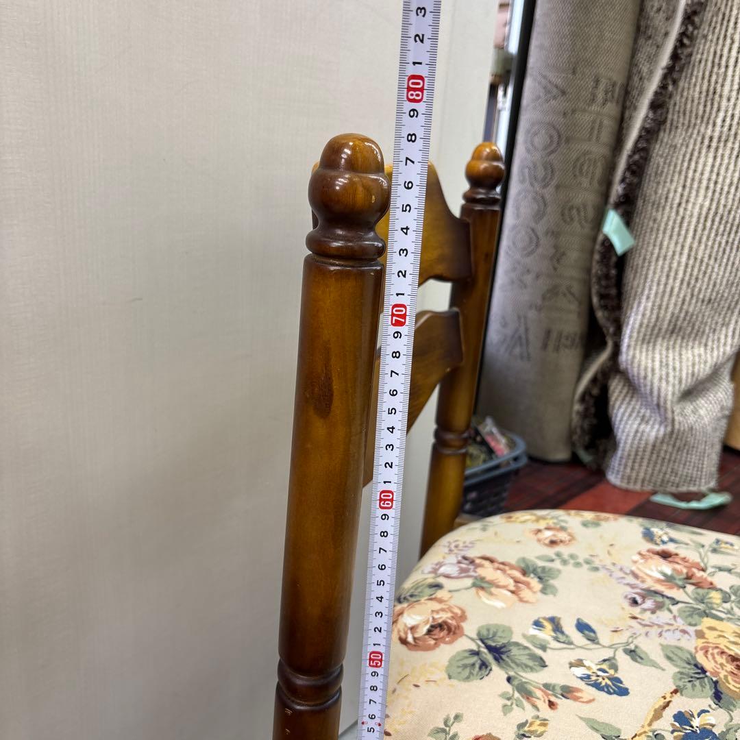 訳あり　カリモク　椅子　2個セット　 ダイニングチェア 花柄