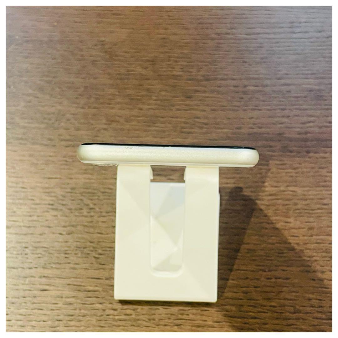 【動作⭕️】iPhoneSE3 本体 ホワイト 64GB SIMフリー 本体