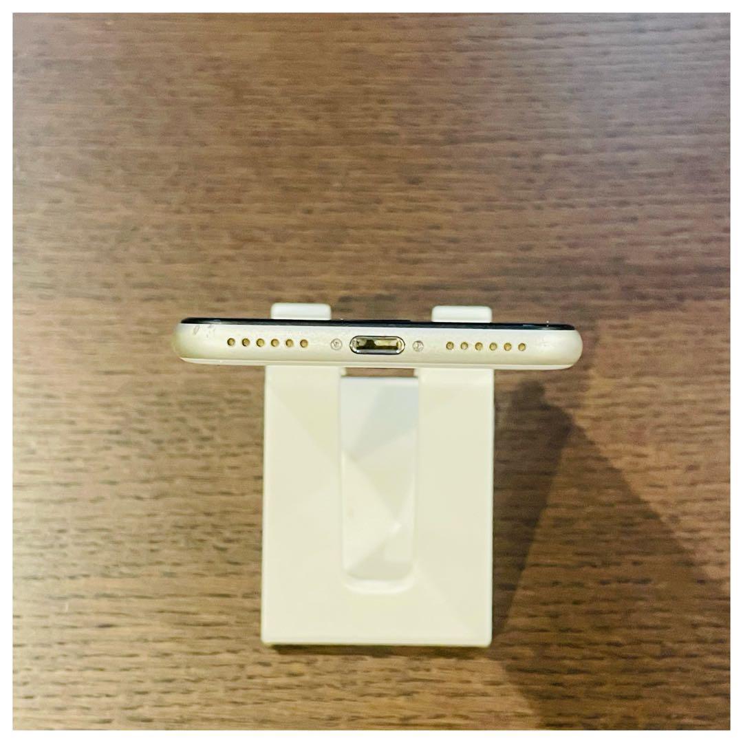 【動作⭕️】iPhoneSE3 本体 ホワイト 64GB SIMフリー 本体