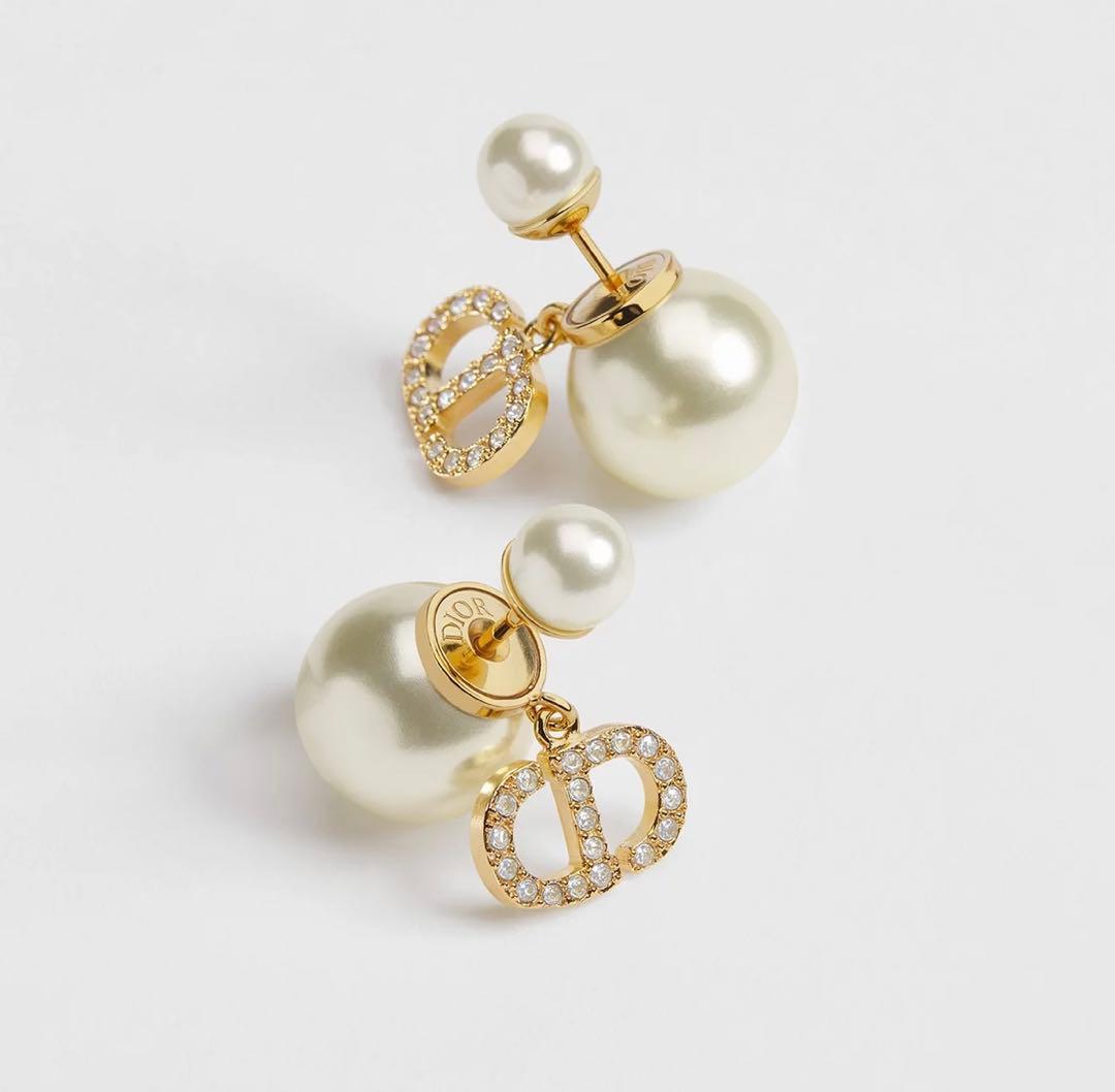 Dior パールとクリスタルのイヤリング