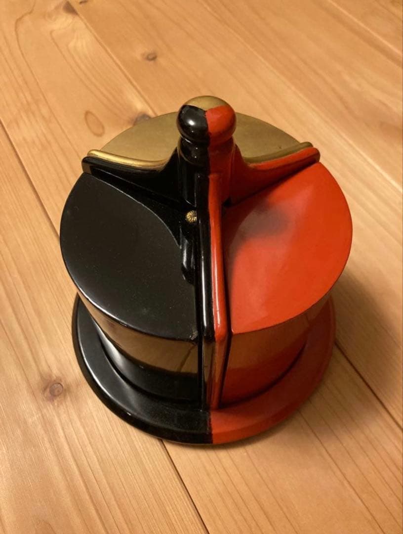 細工物 三色小物入れ 漆器 黒・赤・金