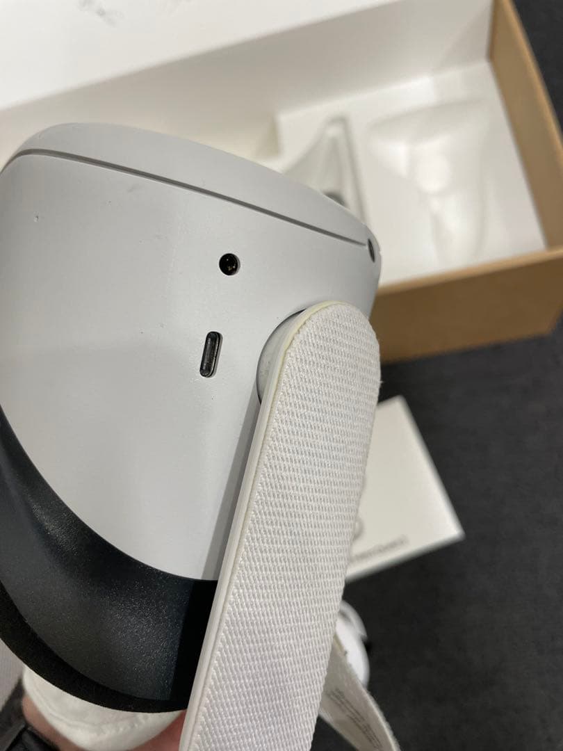 quest2 128GB ヘッドセット ホワイト コントローラー2個付き