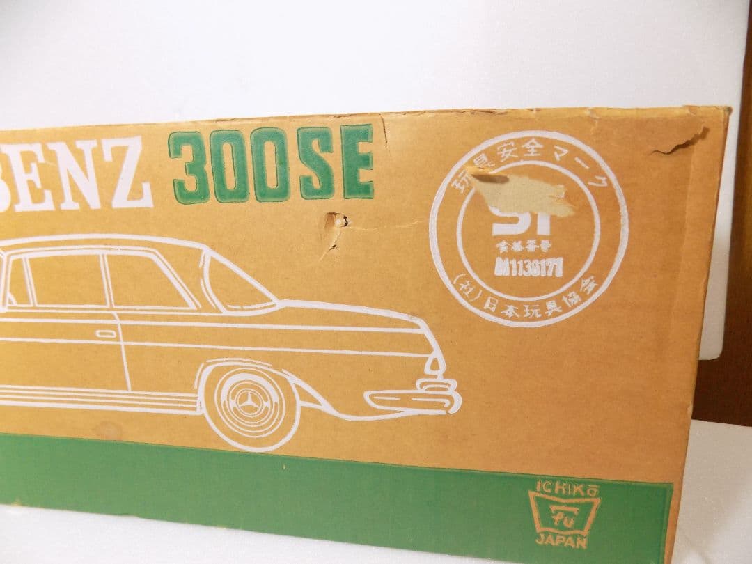 イチコー　ブリキ　【Mercedes Benz 300SE シルバー】 箱付き