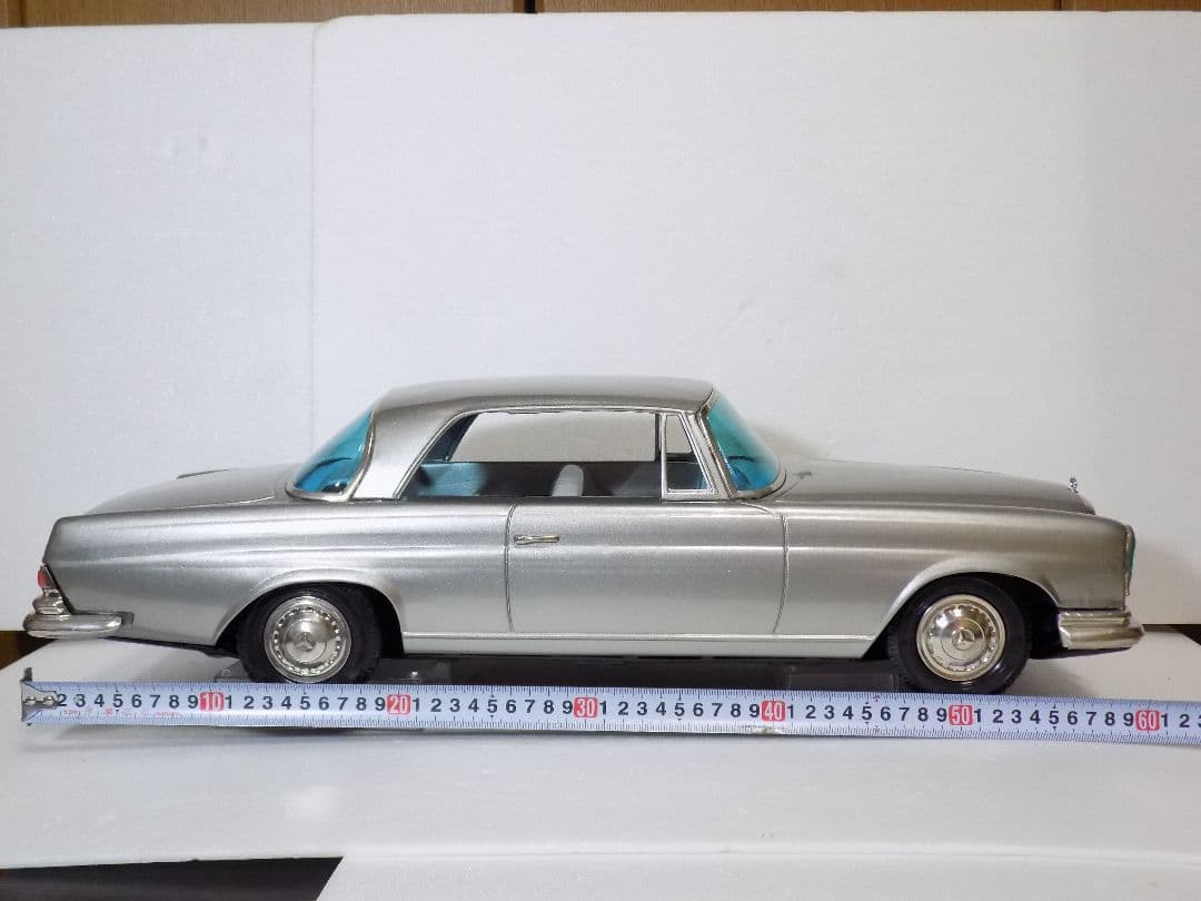 イチコー　ブリキ　【Mercedes Benz 300SE シルバー】 箱付き