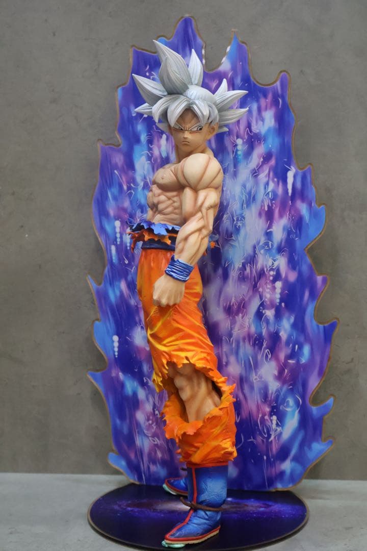 S出品　ドラゴンボール孫悟空 フィギュア　台座付き