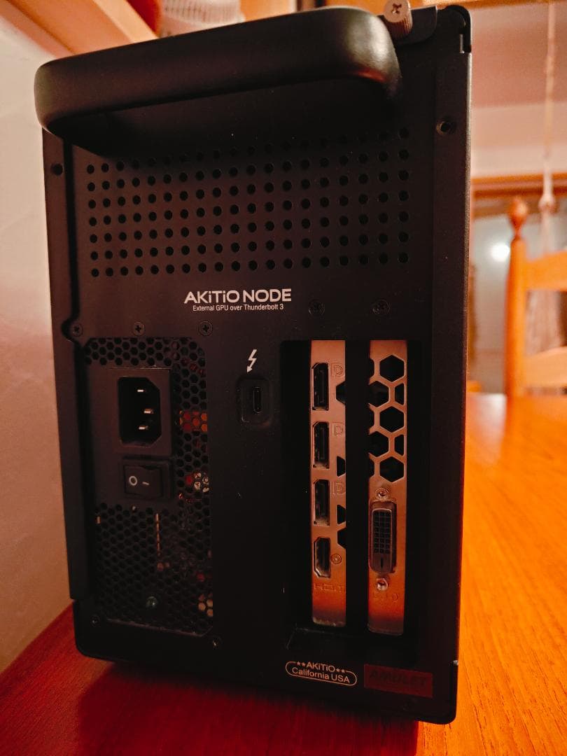 その他 AKiTiO Node Thunderbolt 3 & Radeon RX570