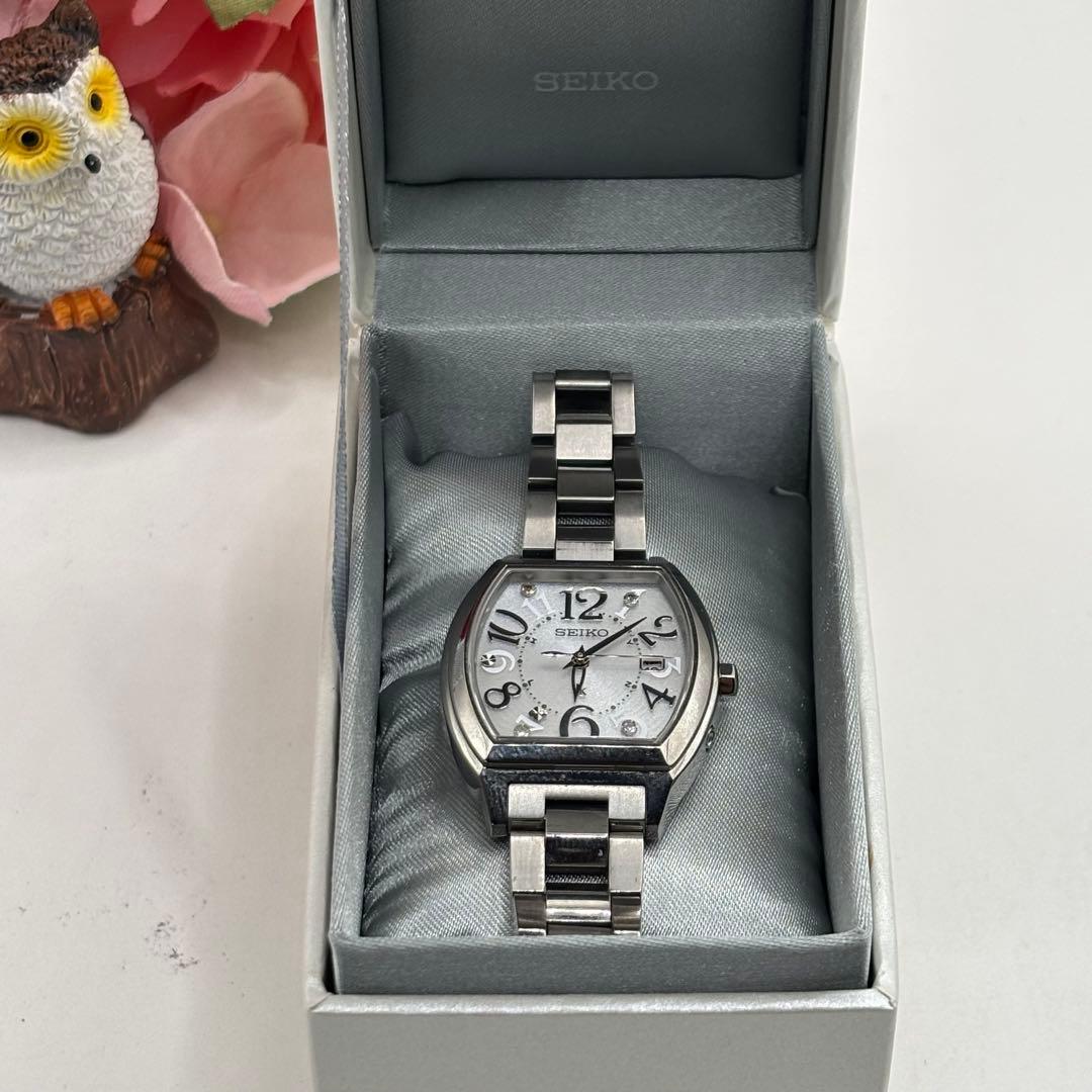 稼働品☆電波ソーラー☆箱付　SEIKOセイコールキア　トノー型　レディース腕時計