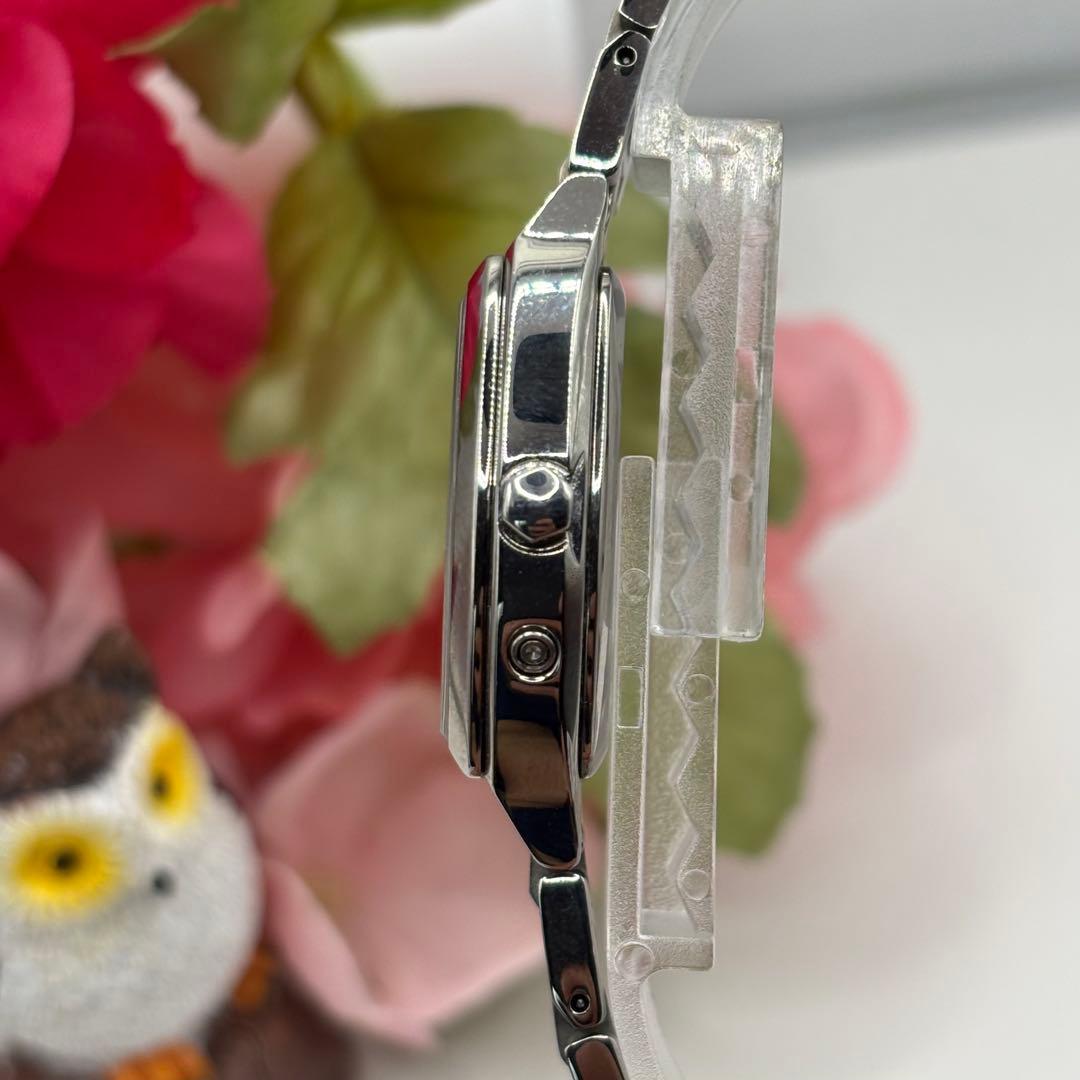 稼働品☆電波ソーラー☆箱付　SEIKOセイコールキア　トノー型　レディース腕時計