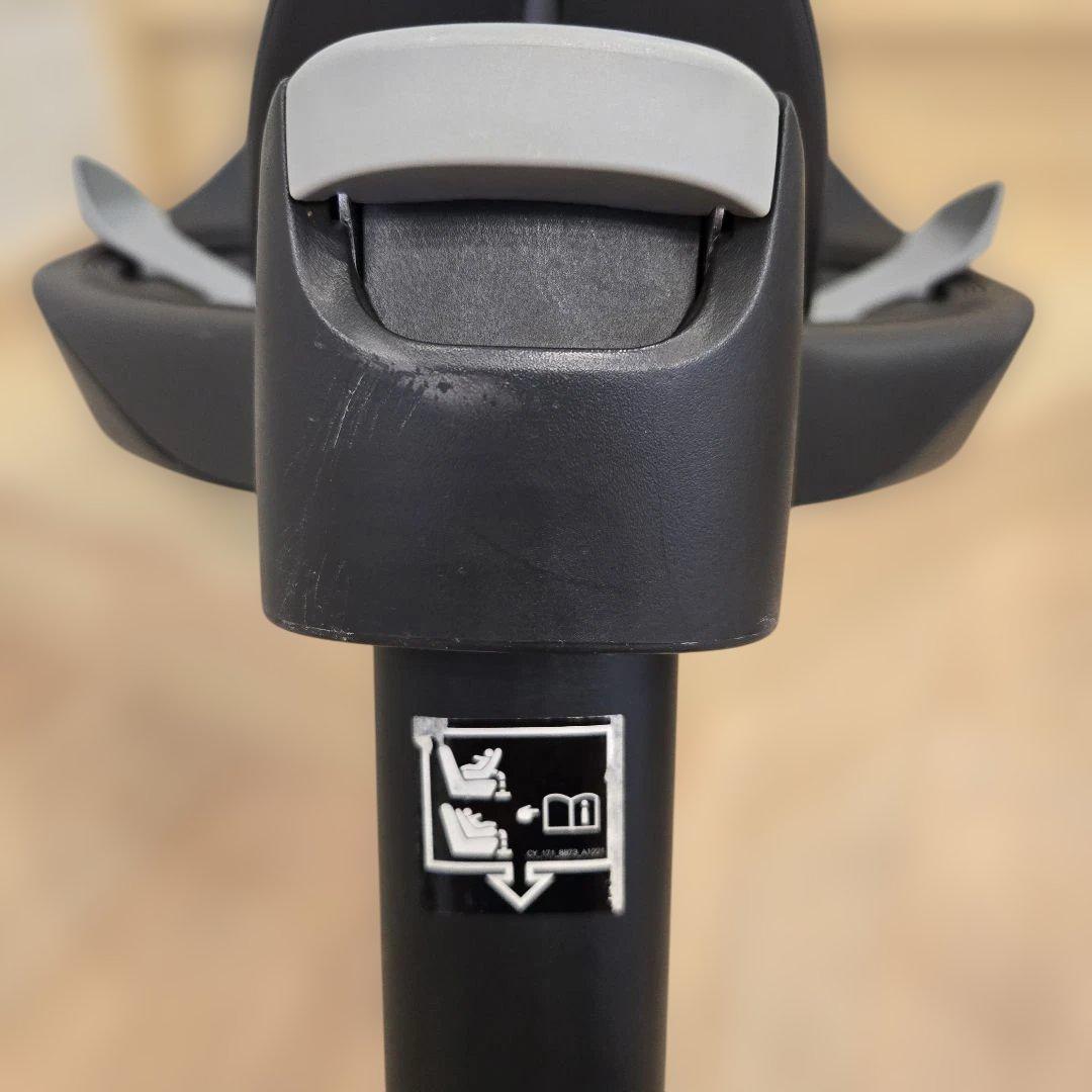 サイベックス　クラウド T i-Size/プラチナムホワイトプラス　と　ベースT