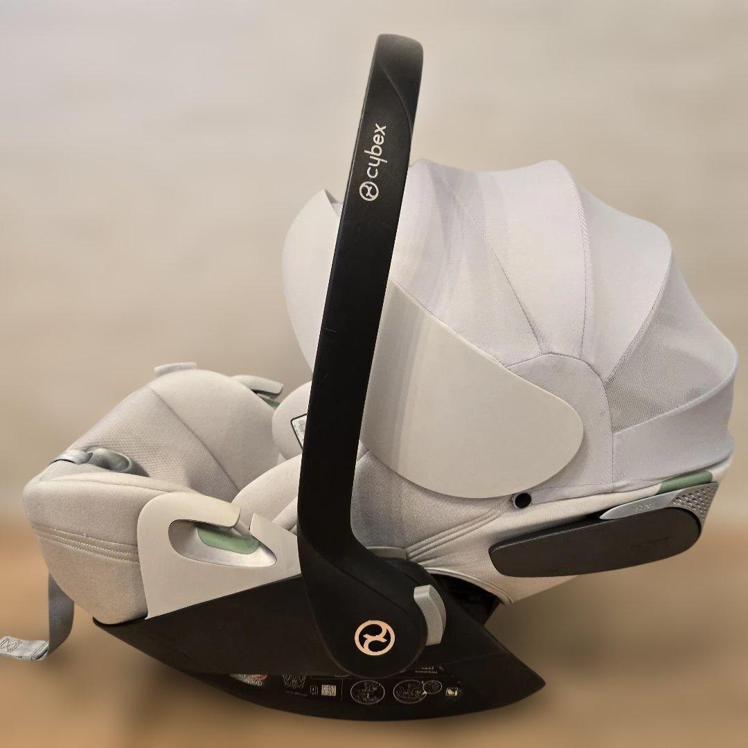 サイベックス　クラウド T i-Size/プラチナムホワイトプラス　と　ベースT