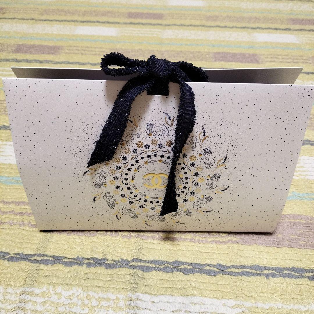 ホリデー限定ギフトラッピング*。シャネル リップ アンド ネイル ケア セット