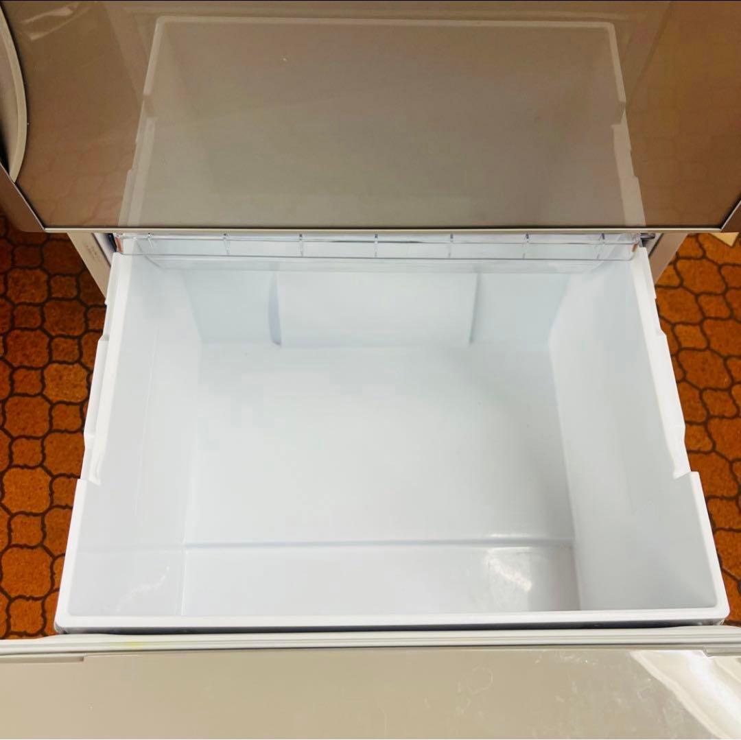 。 HITACHI R-S3200HV 3ドア冷蔵庫 ベージュ