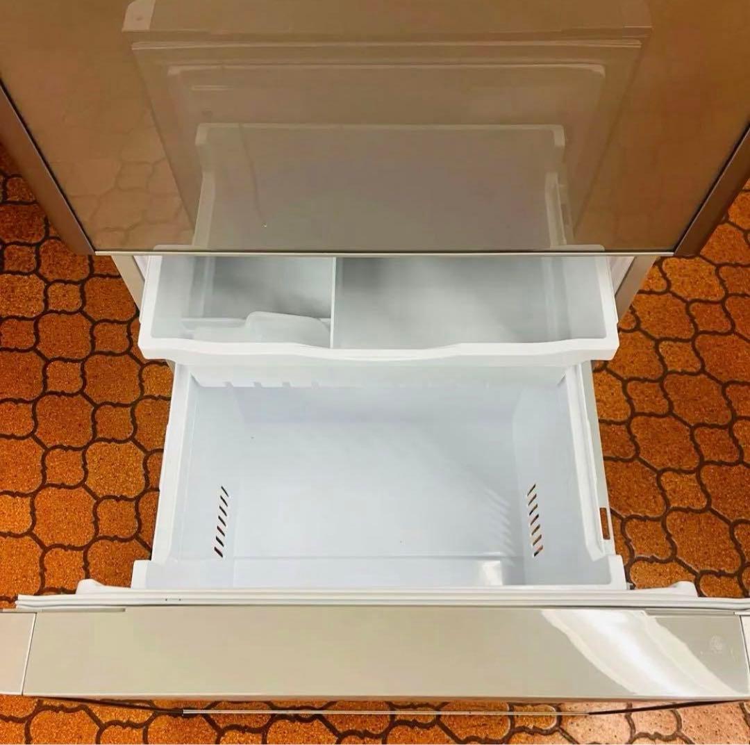 。 HITACHI R-S3200HV 3ドア冷蔵庫 ベージュ