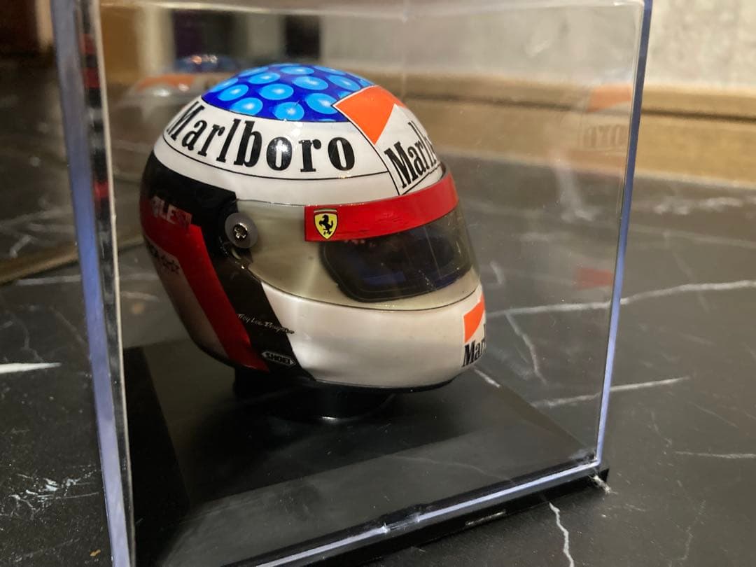 マルボロ仕様　ビッグスケールF1コレクション　ジャン　アレジ　1/5 ヘルメット