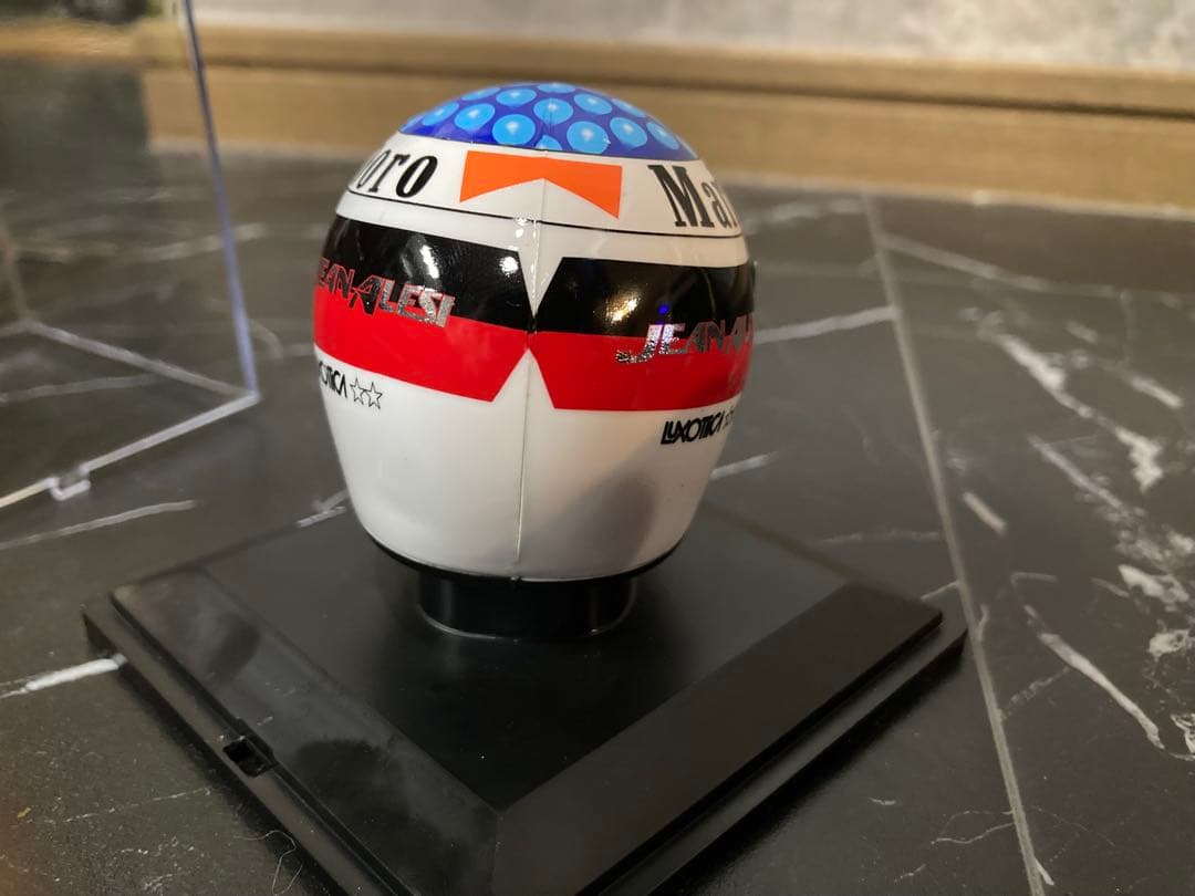 マルボロ仕様　ビッグスケールF1コレクション　ジャン　アレジ　1/5 ヘルメット