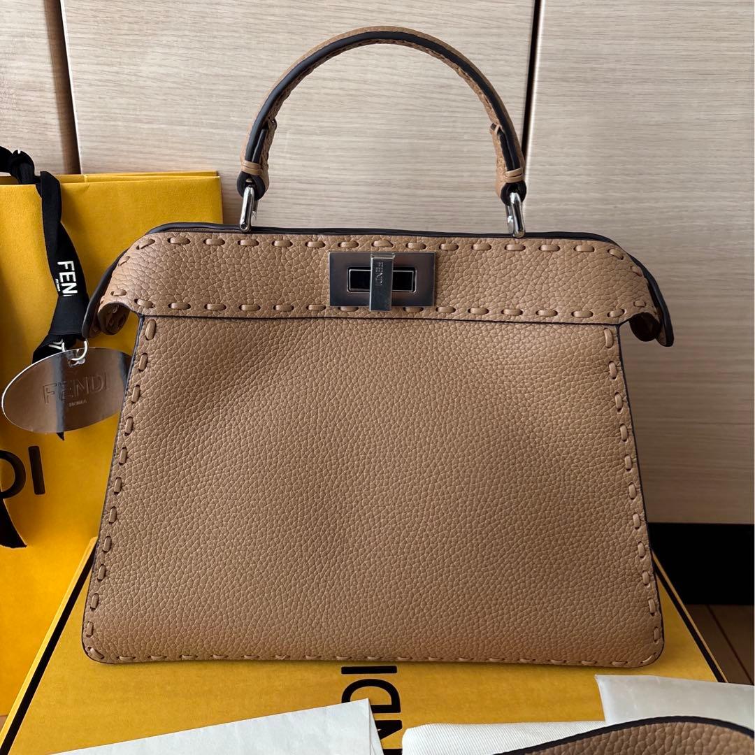 新品 フェンディ ISeeU セレリア ピーカブー スモール ブラウン