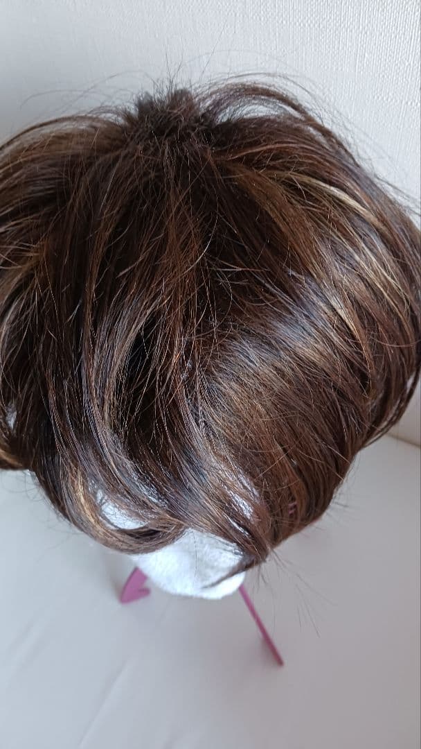 カオリナラターナーウィッグ　マッシュショートスタイル　ミックス