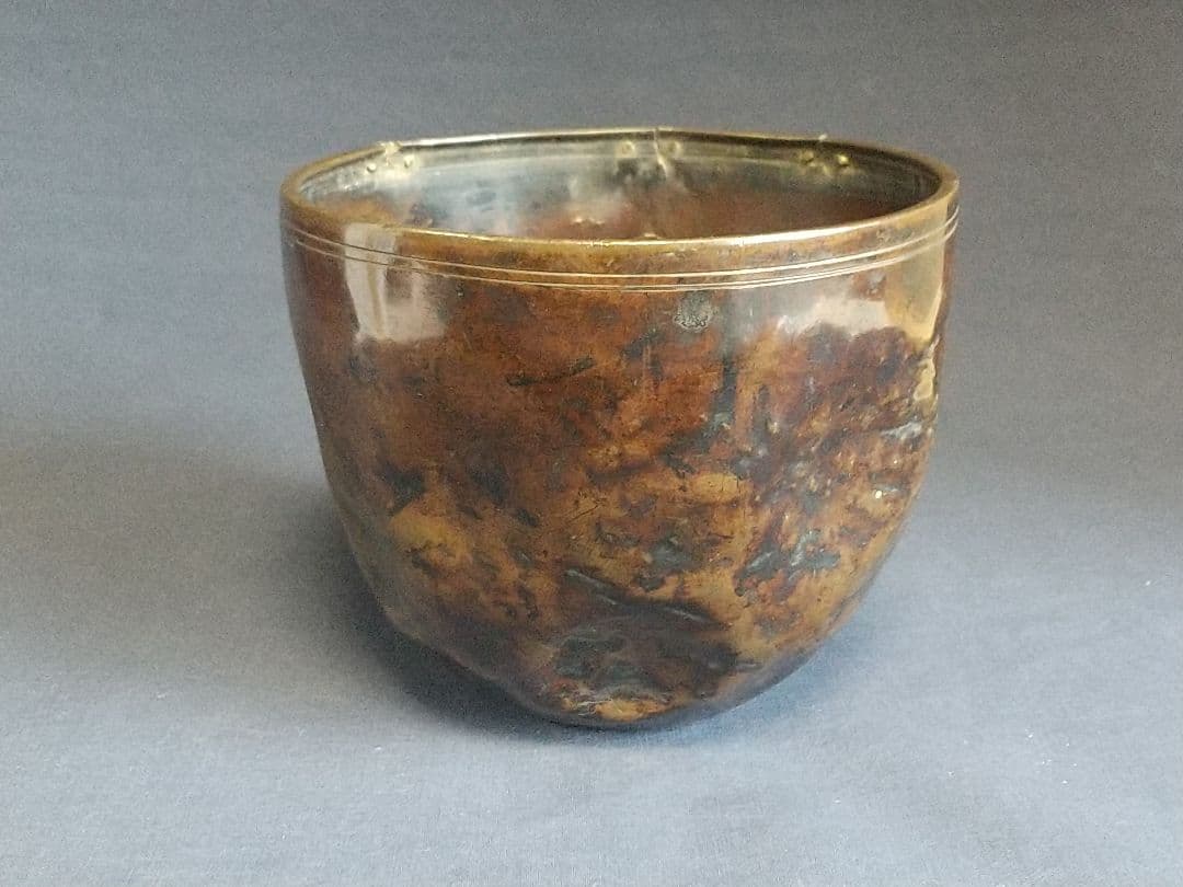 砂張の建水 (数寄者、大塚益郎)