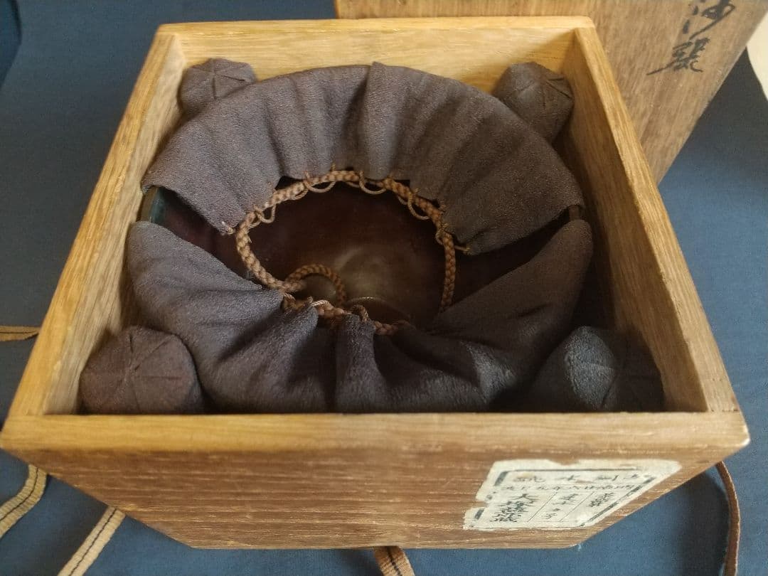 砂張の建水 (数寄者、大塚益郎)