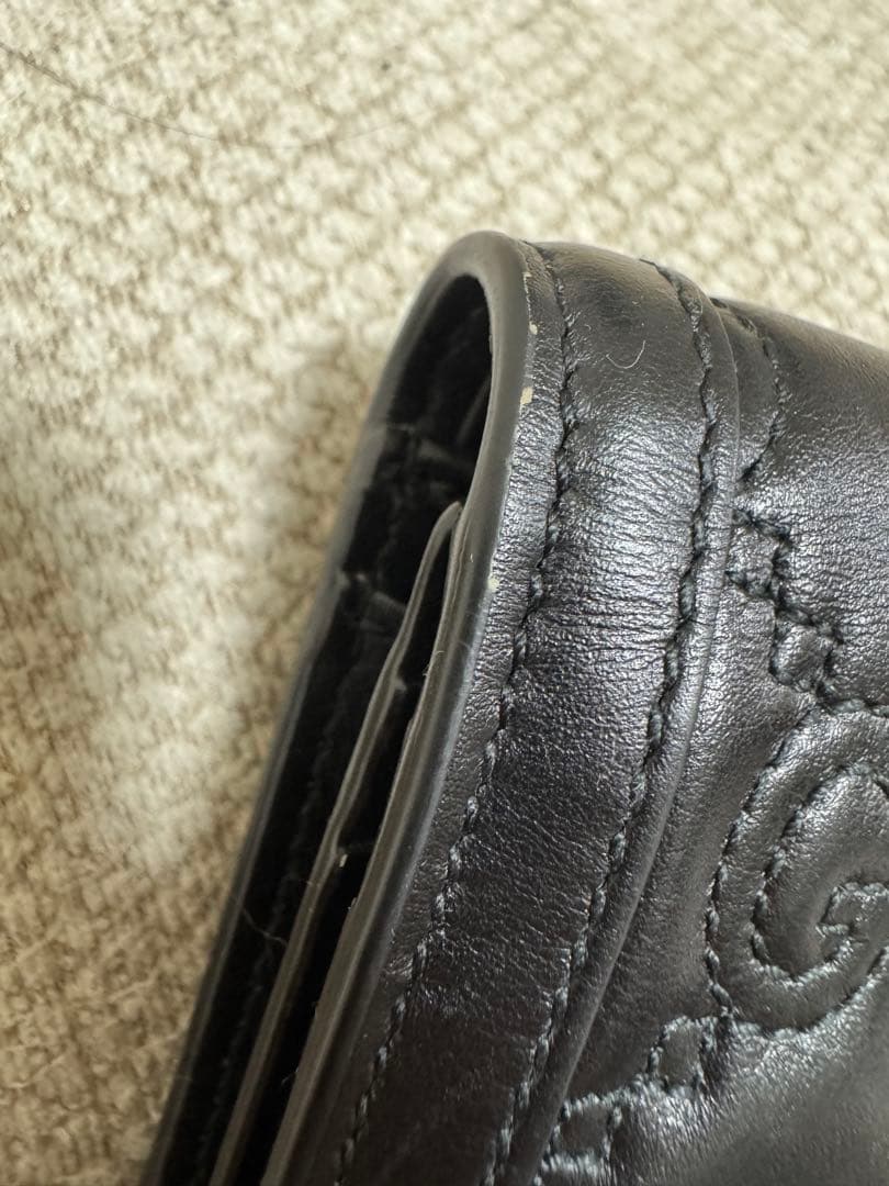 グッチ GGマトラッセ 折り財布 ブラック レザー