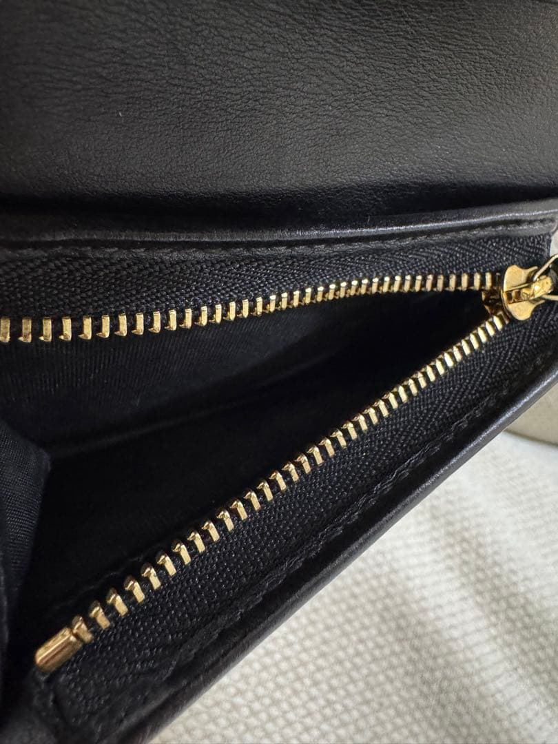 グッチ GGマトラッセ 折り財布 ブラック レザー